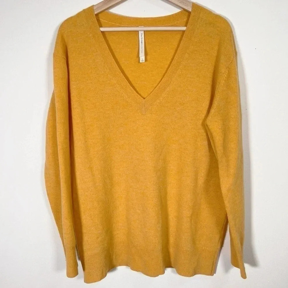 Aritzia The Group Babaton V-neck Sweater In Sumac Yellow - Picture 3 of 13